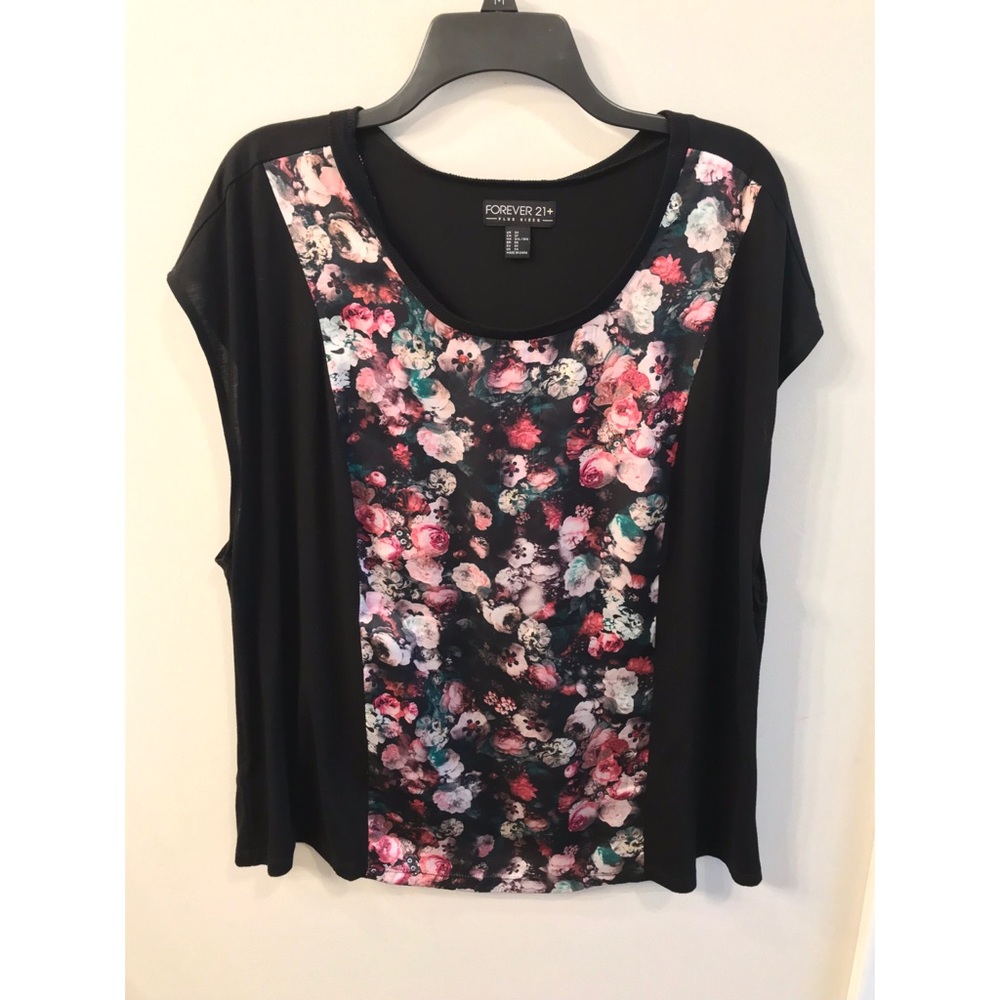 Plus-Size Floral Black T-Shirt